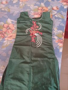 Elegant Green Embroidered Kurta
