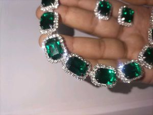 Stunning Red &amp; Green Stone Jewellery Set