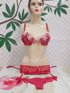 (1429)Red Lace Garter Belt