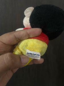 Crayon Shin-chan plush keychain