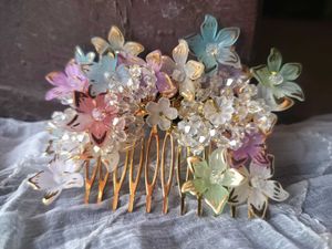 Elegant Floral Hair Comb