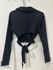 H&amp;M Black Tie-Back Cut-Out Cropped Shirt