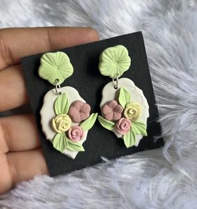🌺Handmade Floral Dangle Earrings
