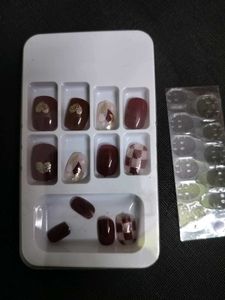 Maroon Press-On Nails