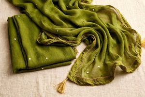 big sale on 5 stylish duppatas