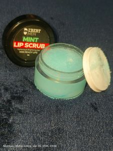 L'BERT Mint Lip Scrub