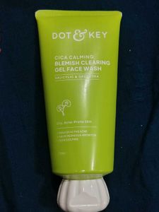 Dot n Key viral cica facewash
