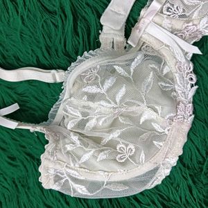 Delicate 🎁🫴🏻Lace Bra