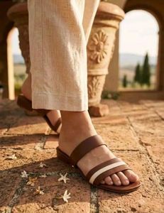 Stylish White &amp; Gold Flat Sandals