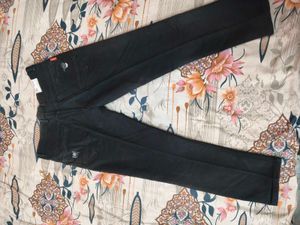 Classic Black High-Waisted Jeans