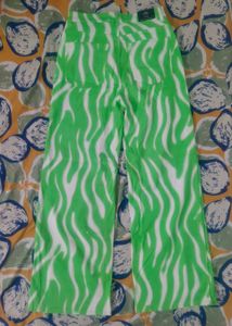 H&amp;M Bold Green Zebra Print Pants