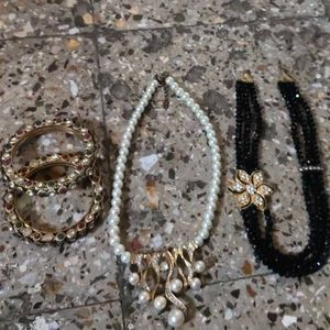 Elegant Pearl and Crystal Jewellery Set