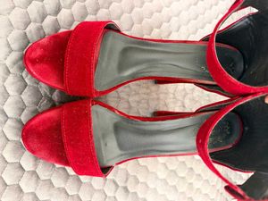 👠Chic Burgundy Platform Heels👠