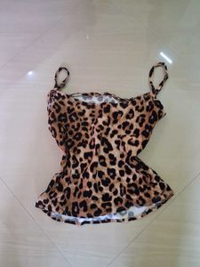 Stylish Leopard Print Crop Top