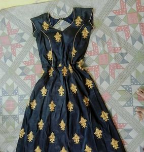 Beautiful navy blue gown for festivals