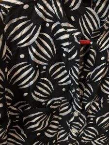 Stylish Black &amp; White Printed Kurta