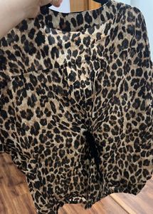 Stylish Leopard Print V-Neck Top