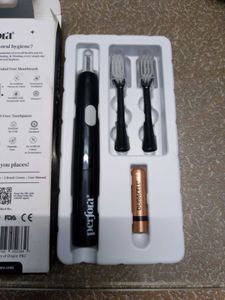 Perfora Electric Toothbrush Set brand new