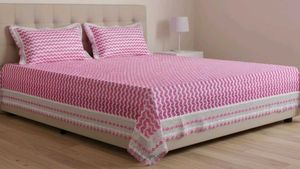 Beautiful Pink Geometric Pattern Bedsheet Set