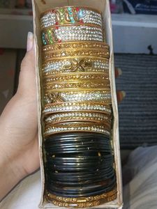 kids Set of Embellished &amp; Plain Bangles