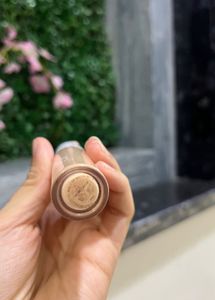 E.L.F. Hydrating camo concealer in Light sand