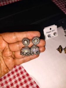 5 Assorted Earrings Collection