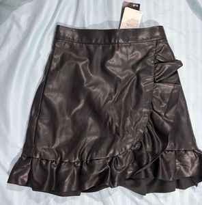 h&amp;m Black Faux Leather Ruffle Mini Skirt