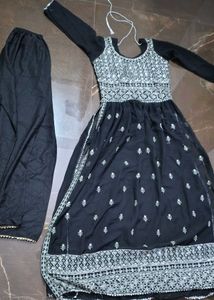 Nayra Cut With Pant