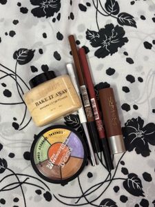 Makeup Lot: Powder, Concealer, Lippies!