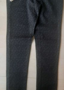 BRAND NEW -Black printed Jeggings for women