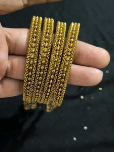 Elegant Gold-Toned Bangle Set