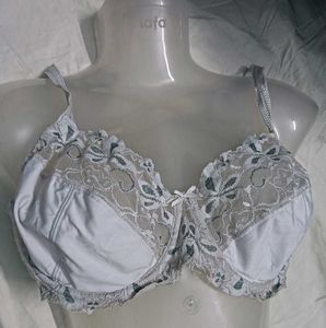 Lace Trimmed 💛 Comfort Bra