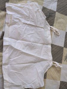 Chic Broderie Anglaise Off-Shoulder Top