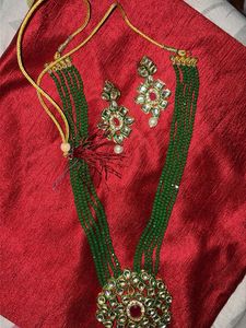 Elegant Kundan &amp; Emerald Necklace Set