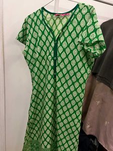 Green Printed Kurta M