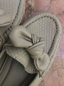 Stylish Beige Loafers with Bow Detail