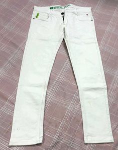 WHITE SPYKAR JEANS