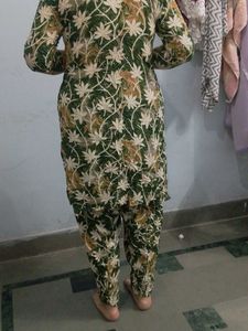 Elegant Floral Print Salwar Kameez Set