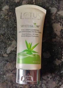 Lotus Herbals WhiteGlow Facial Foam