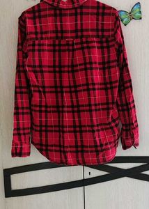 Chic Red &amp; Black Plaid Shirt