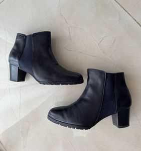 Real leather ankle boots, size EU 37, UK4