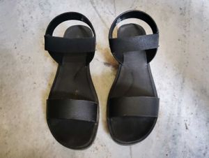 Stylish Black Flat Sandals