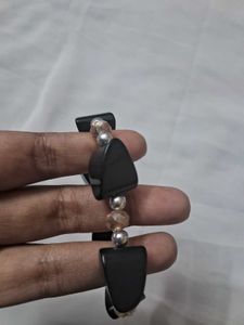 Elegant Black Beaded Shining Bracelet