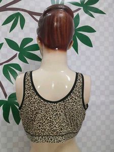 (800)Leopard Print Crop Top