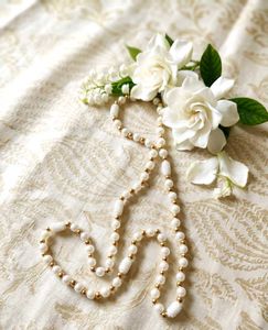 Elegant Pearl and Gold Beaded Necklace