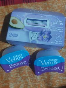 Venus Comfortglide Razor