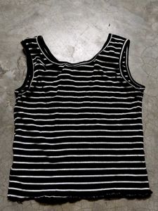 Cute Black &amp; White Striped Tank Top