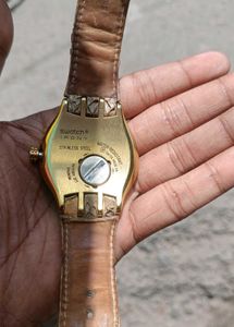 Swatch Irony Rosa Perlata YNG101 Gold Tone Watch