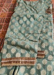 Elegant Embroidered Kurta
