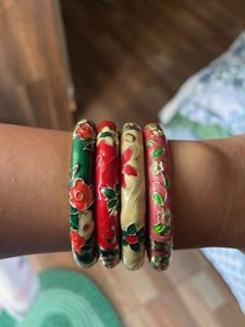 Set of 4 Floral Enamel Bangles